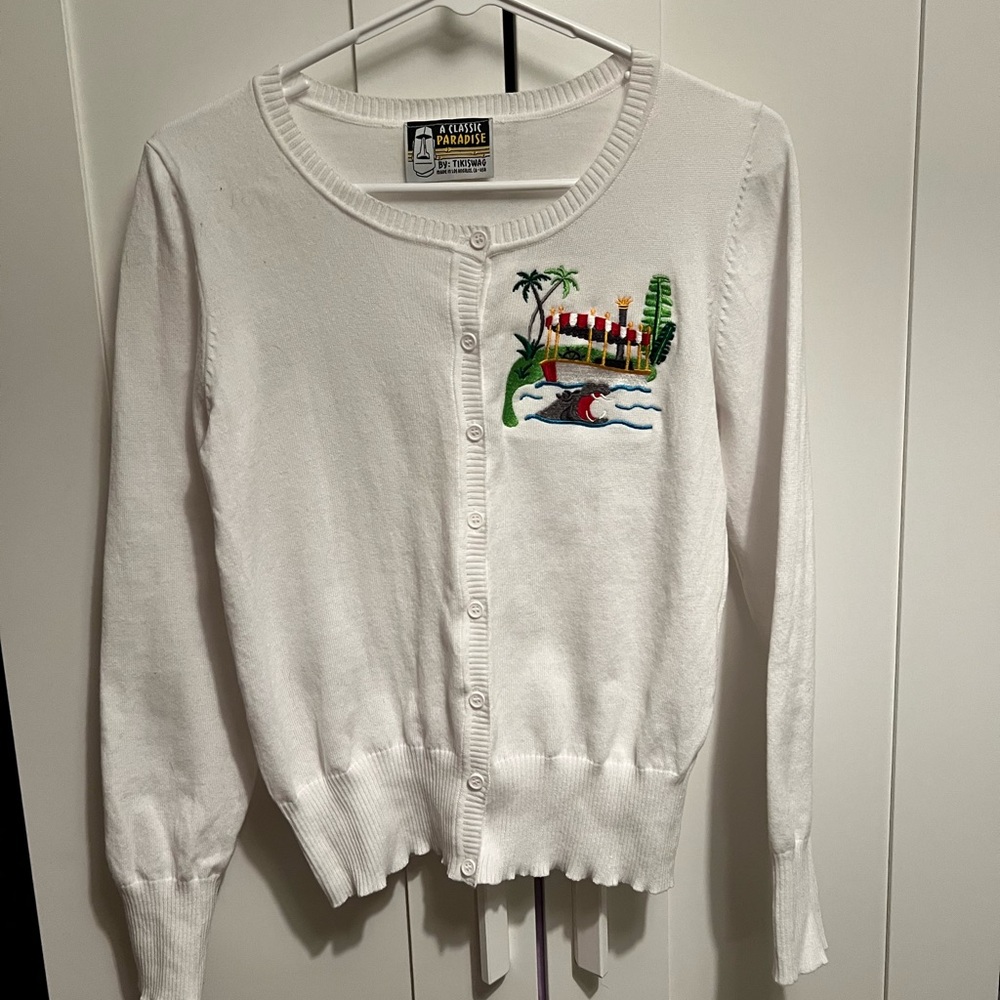 Classic Paradise by Tikiswag, Disney Jungle Cruise inspired embroidered cardigan - Picture 2 of 4